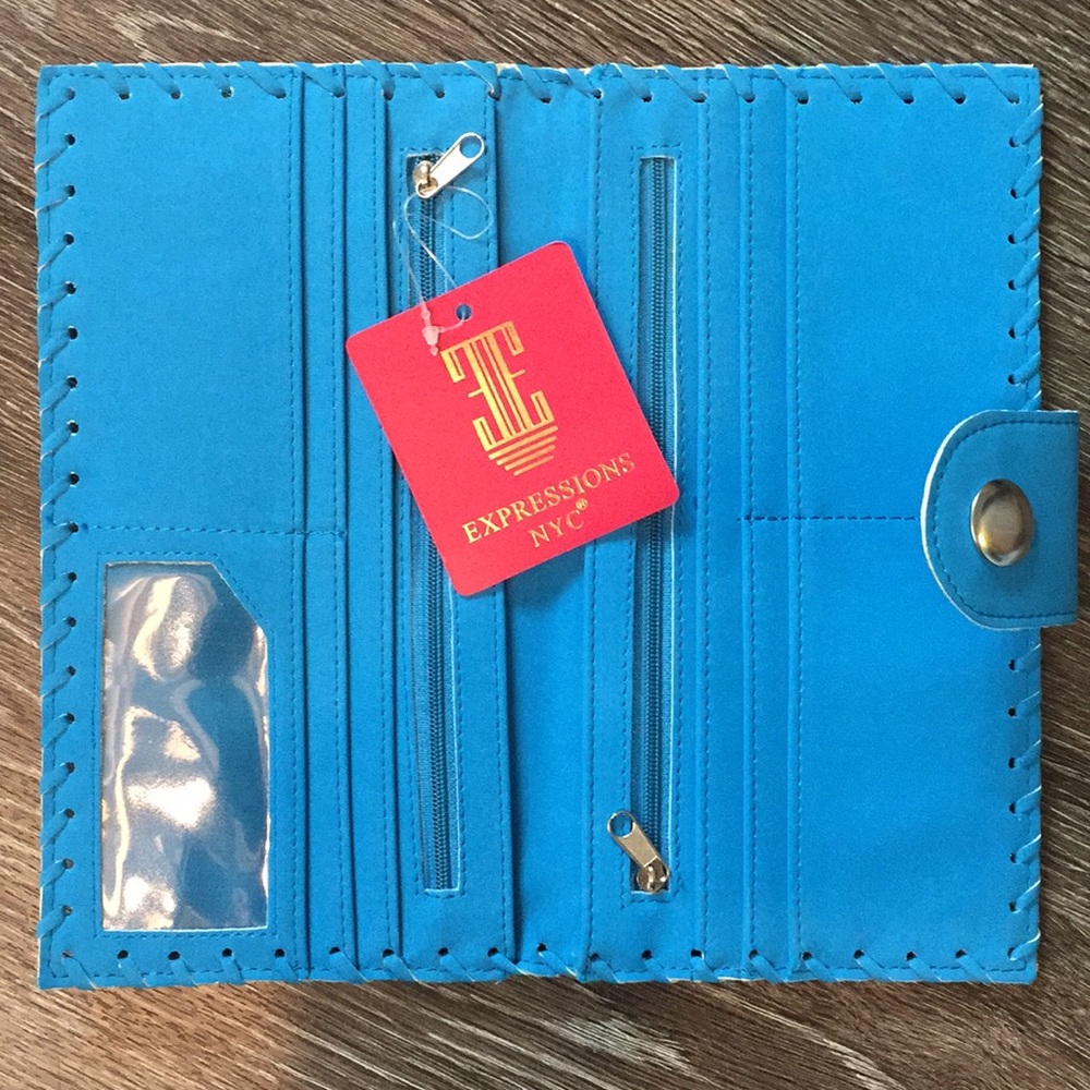 blue clutch - Picture 2 of 4